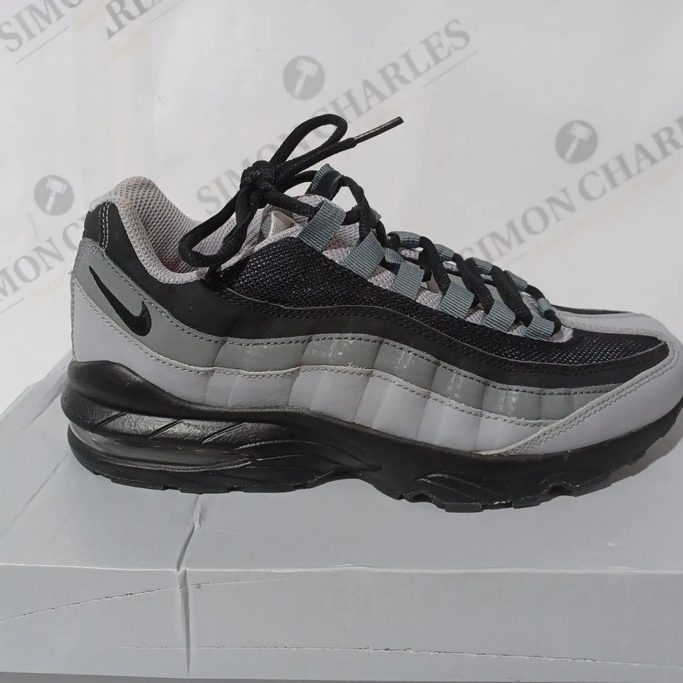 NIKE AIR MAX 95S IN BLACK & GREY - UK 5.5