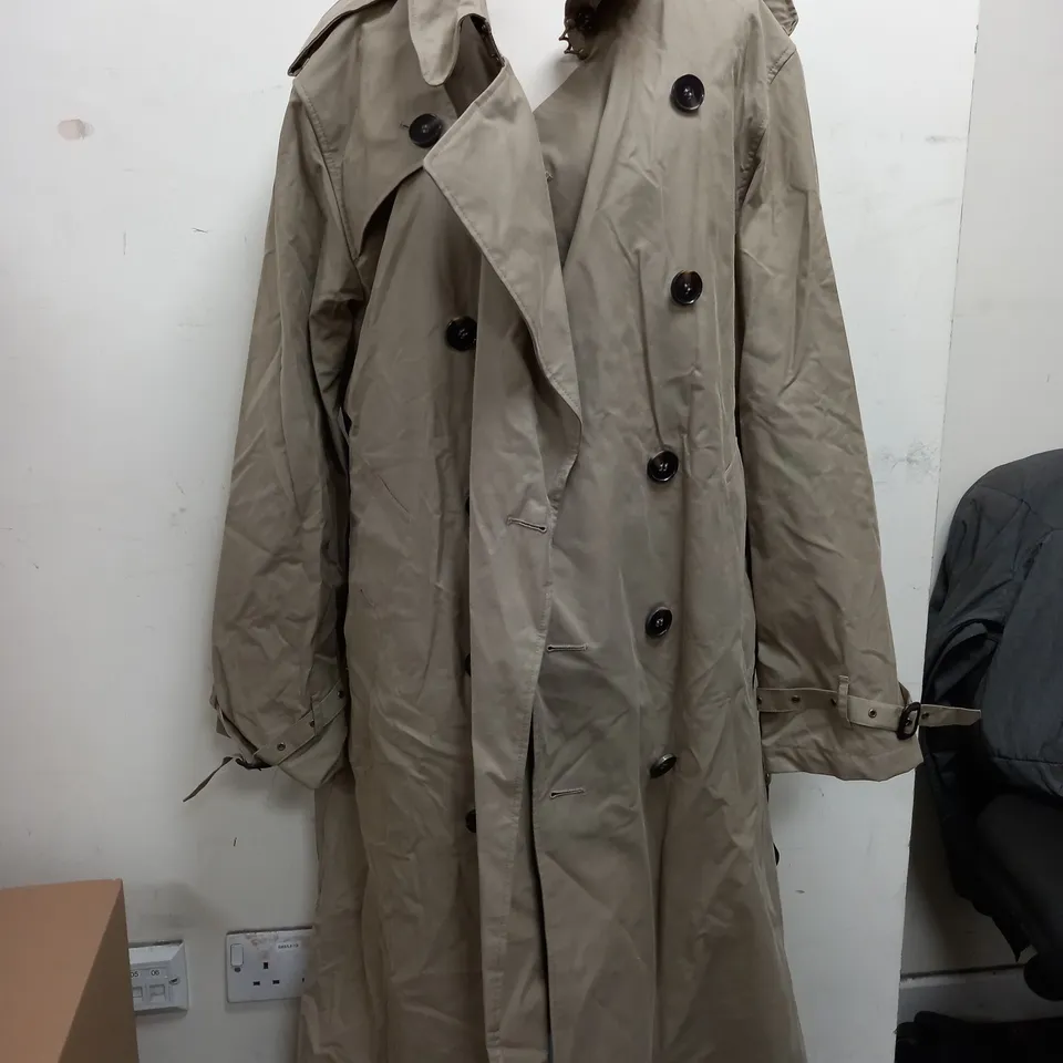 M&S HERITAGE OUTWEAR LIMITED EDITION TRENCH COAT IN STONE GREY - LARGE