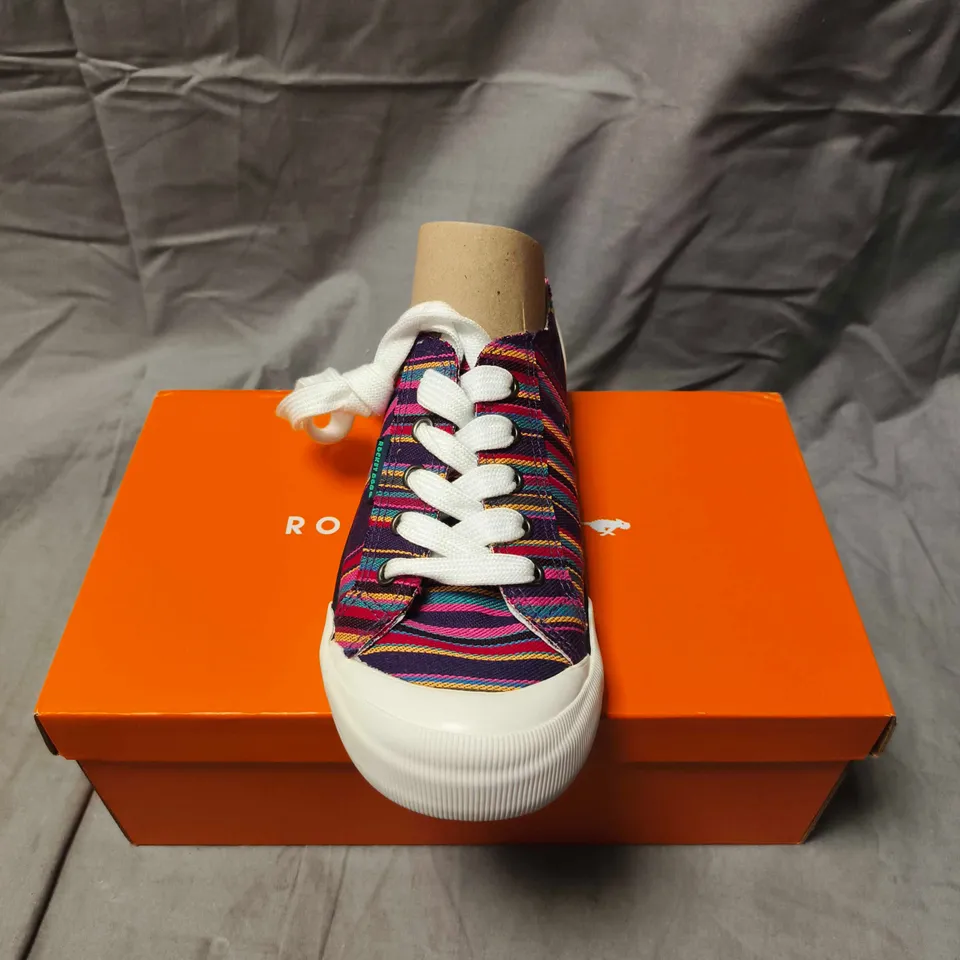 ROCKET DOG JAZZIN ALOE COTTON SHOES - 5
