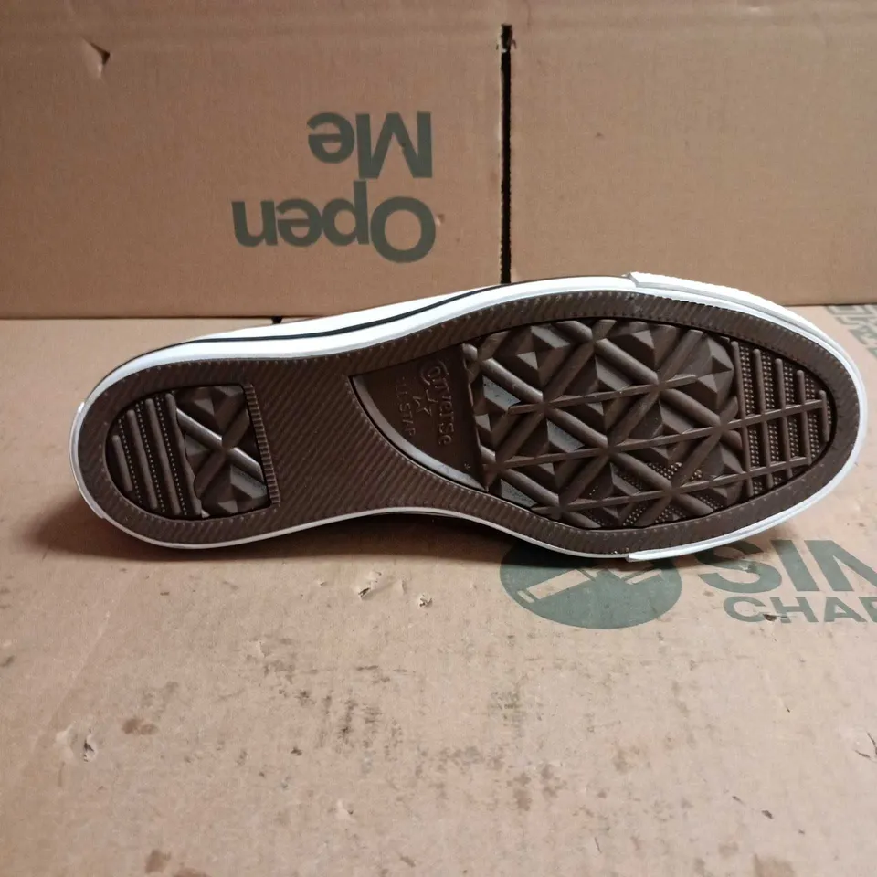 CONVERSE ALL STAR HIGH TOP TRAINERS RED AND WHITE SIZE 6