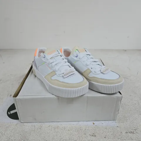 SKECHERS JADE TRAINER WHITE SIZE 3.5 BOXED