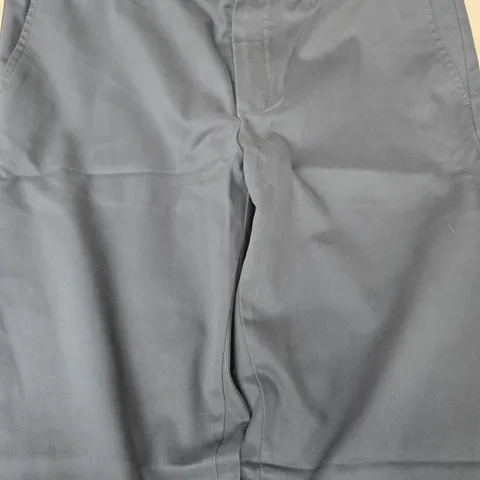 CHARLES TYRWHITT CLASSIC FIT CHINO TROUSERS IN NAVY SIZE 36/32