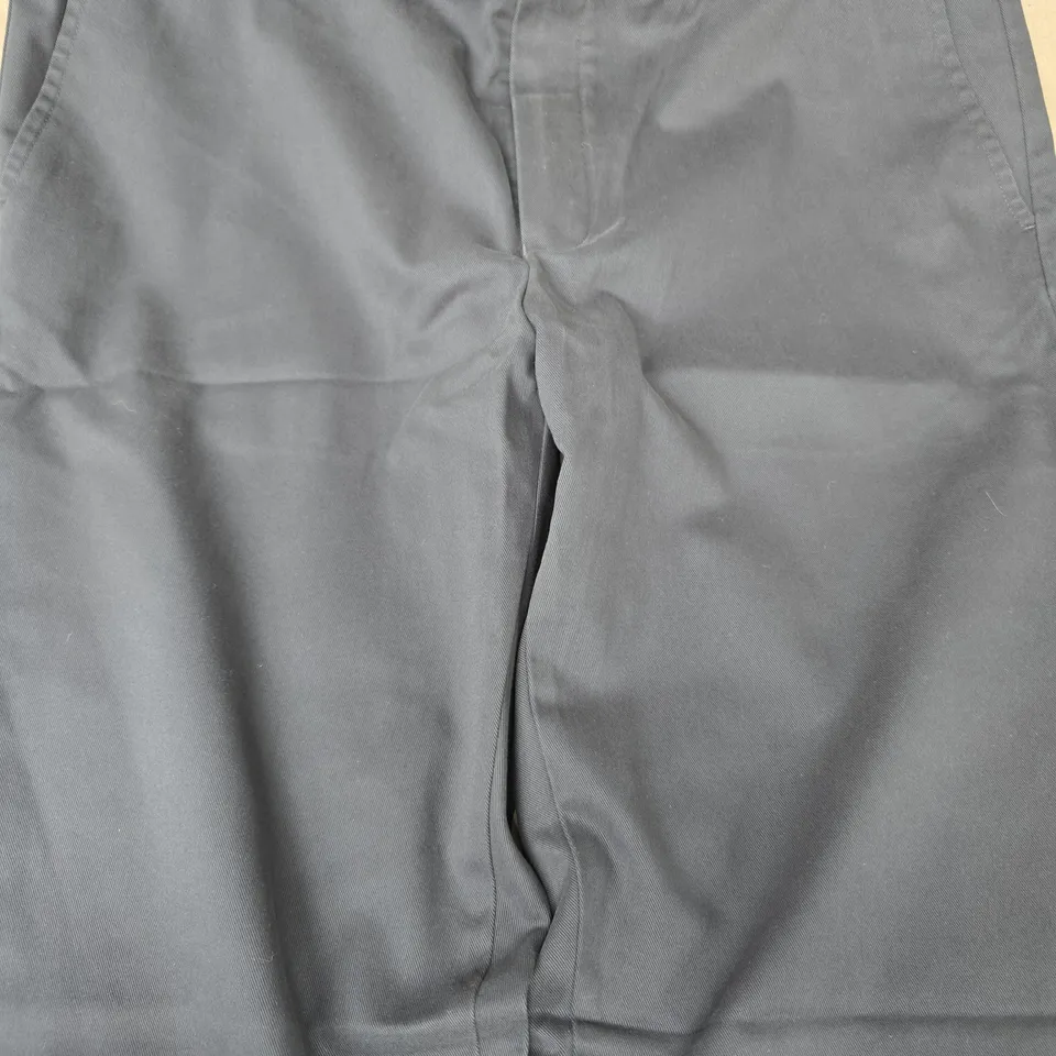 CHARLES TYRWHITT CLASSIC FIT CHINO TROUSERS IN NAVY SIZE 36/32