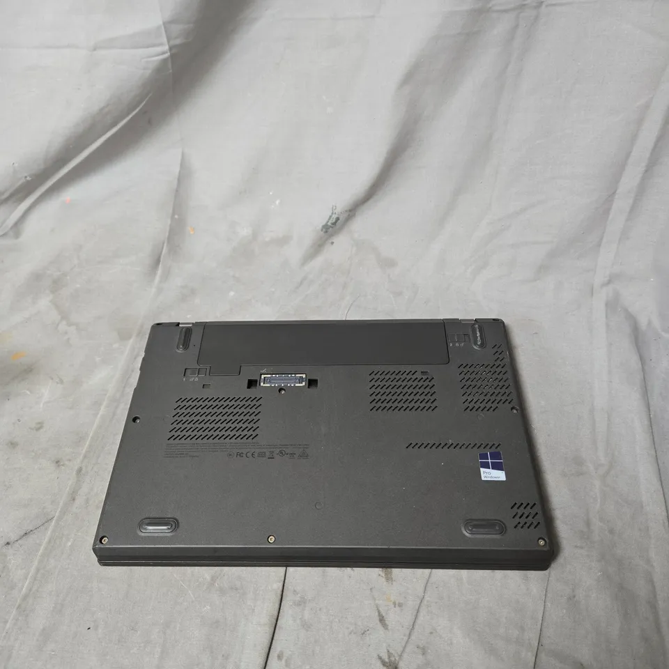 LENOVO THINKPAD X260 LAPTOP – I5-6200U, 8GB RAM, 256GB SSD, 12.5-INCH DISPLAY