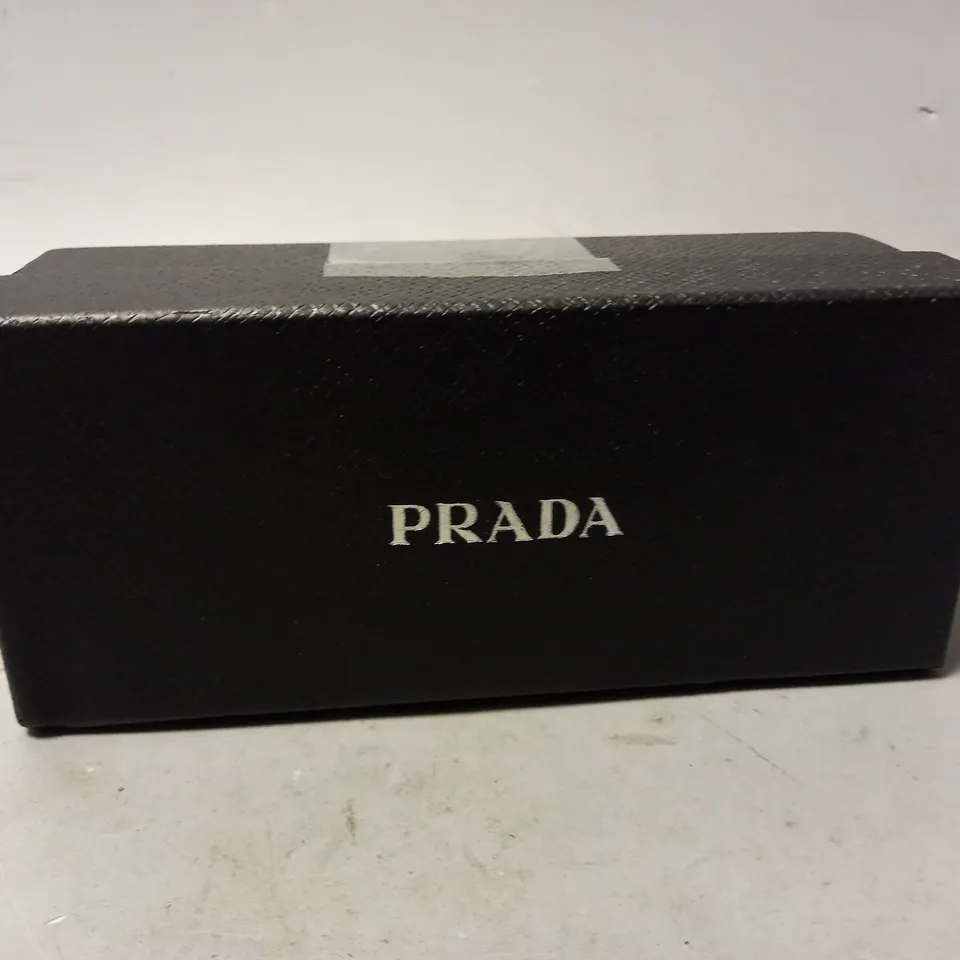 BOXED PRADA SUNGLASSES IN BLACK (60113)