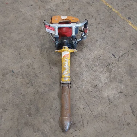 ROBEL 62.05 2 STROKE VERTICAL TAMPER - RAILWAY MAINTENANCE TOOL