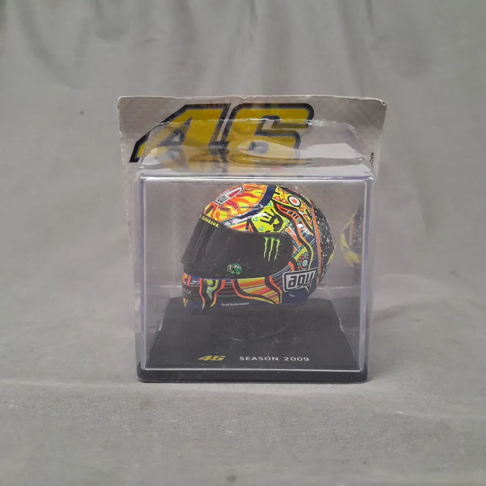 VALENTINO ROSSI #46 MOTOGP WORLD CHAMPION 2009 HELMET 1:5 SPARK EDITIONS