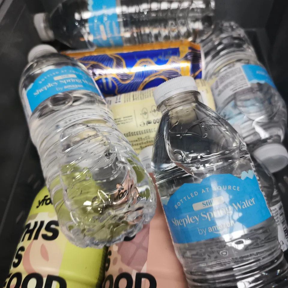 APPROXIMATELY 12 ASSORTED DRINK ITEMS INCLUDING SHEPLEY SPRING WATER AND SPARKLING FLOEWATER 
