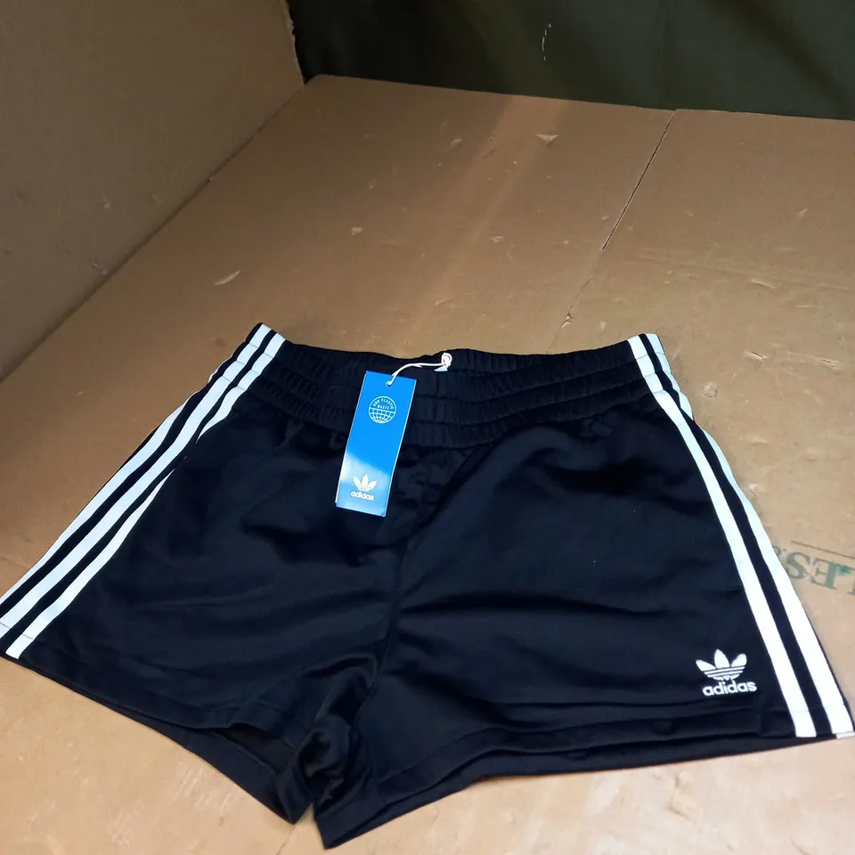 ADIDAS LOGO SHORTS SIZE M