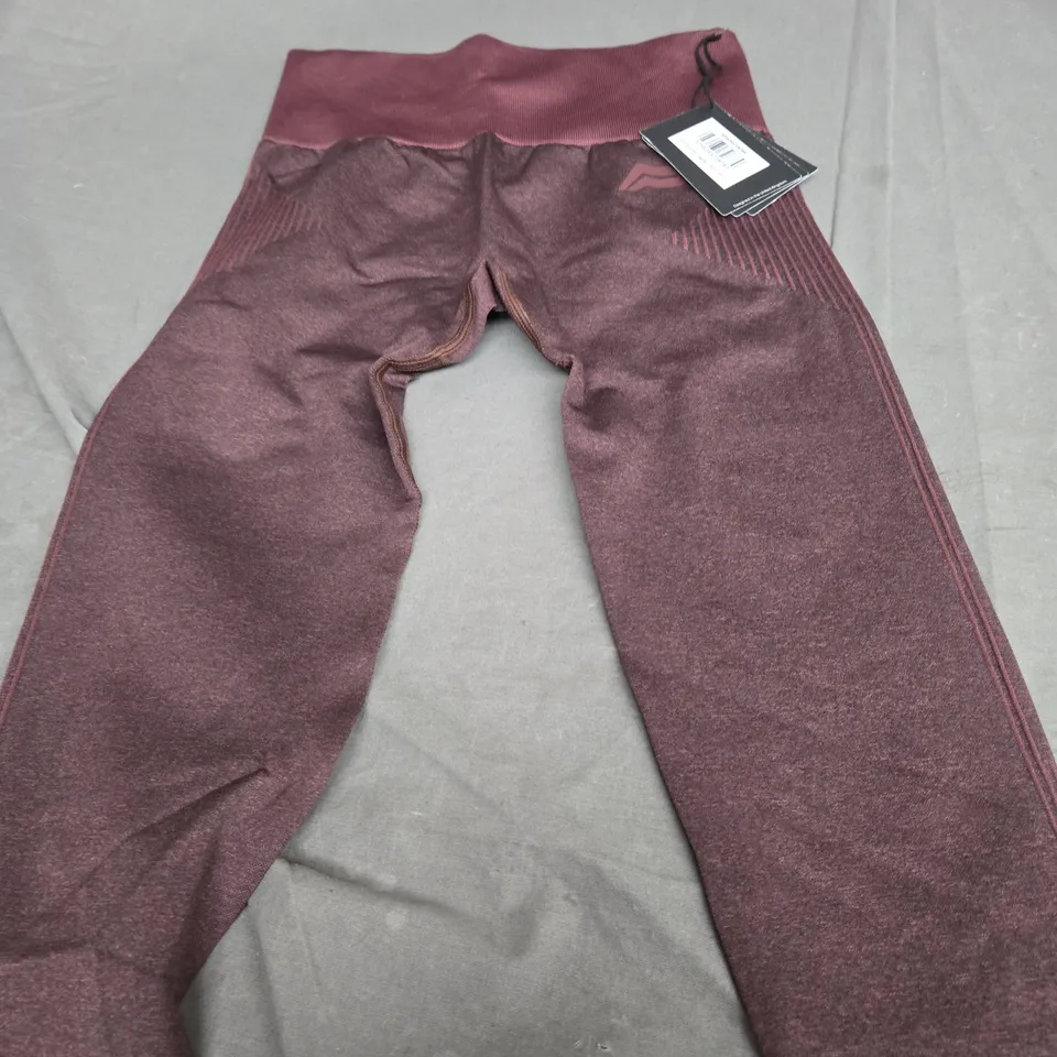 PURSUE FITNESS ADAPT SEAMLESS LEGGINGS IN BLACK CHERRY - SMALL