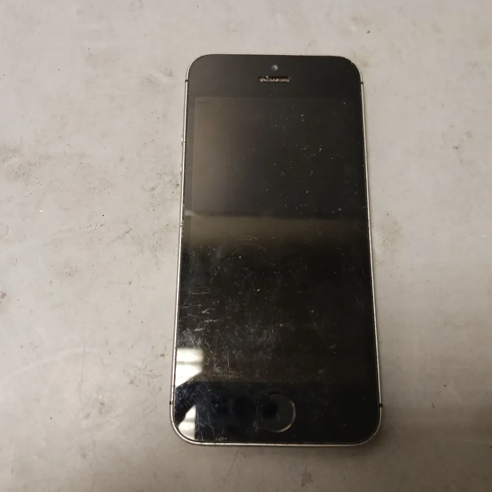 APPLE IPHONE SE SMARTPHONE 