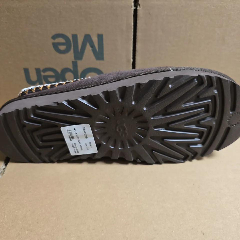 UNBOXED PAIR OF KUWANS WOMENS CLASSIC SHQHT STUDI IN DARK BROWN - SIZE 38