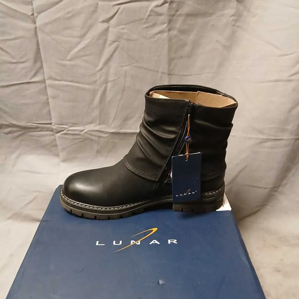 LUNAR GLR122 MARNIE BOOTS – BLACK, UK5