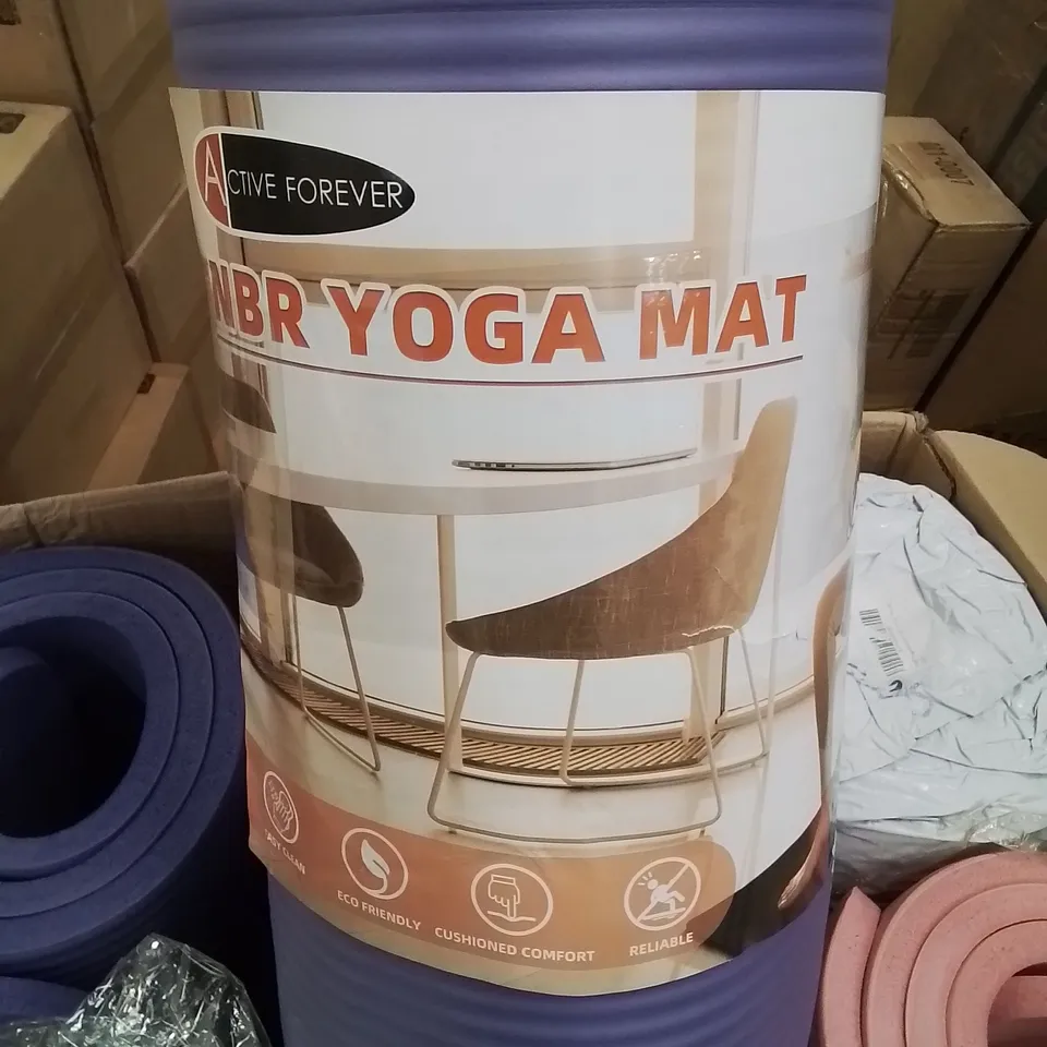 BOX CONTAINING APPROXIMATELY 6 YOGA MATS