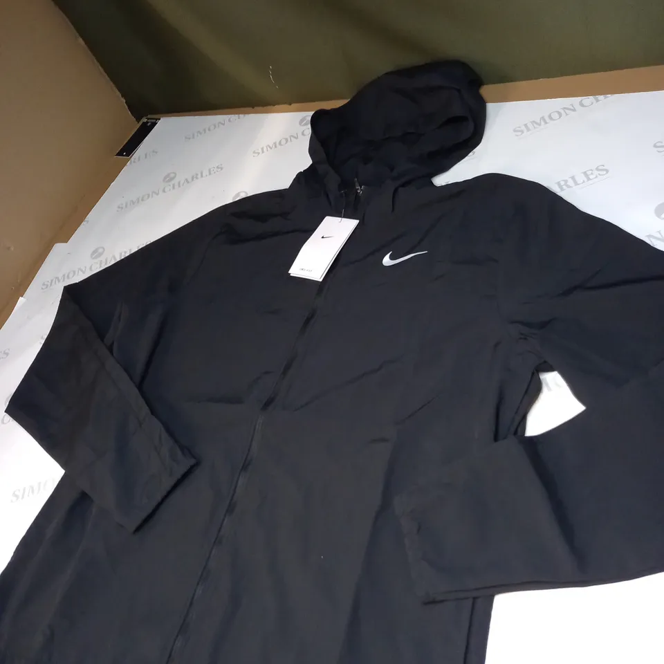 NIKE ZIPPED LIGHTWEIGHT JACKET SIZE M 