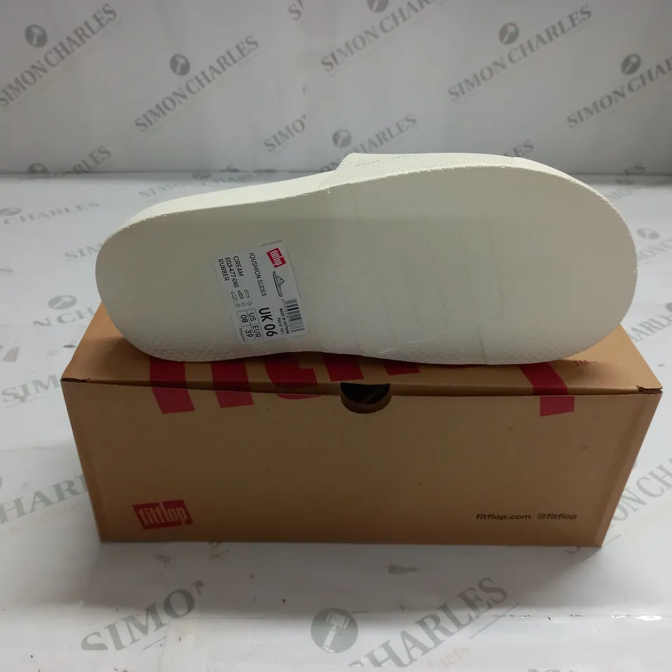 FITFLOP IQUSHION SLIDES IN CREAM - SIZE 6