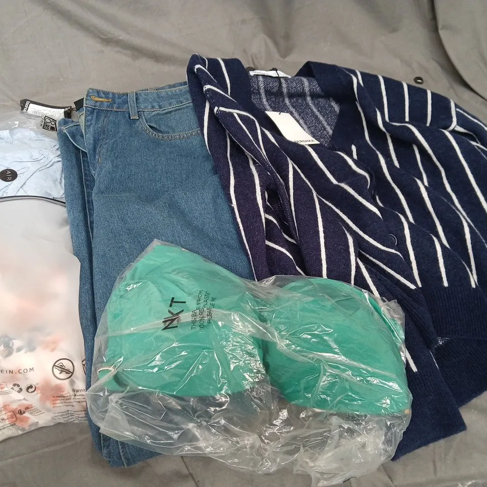 APPROXIMATELY 45 ASSORTED CLOTHING ITEMS IN VARIOUS SIZES, STYLES & COLOURS TO INCLUDE BRAS, JEANS, SWEATERS, ETC - COLLECTION ONLY