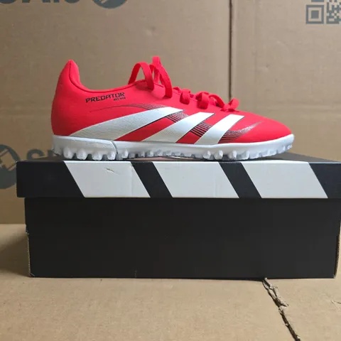 BOXED PAIR OF ADIDAS PREDATOR CLUB KID'S TRAINERS IN RED/WHITE SIZE 2