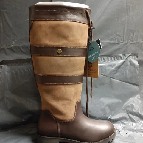 BOXED PAIR OF CABOTSWOOD AMBERLEY 2 COUNTRY BOOTS IN OAK/BISON SIZE EU 38