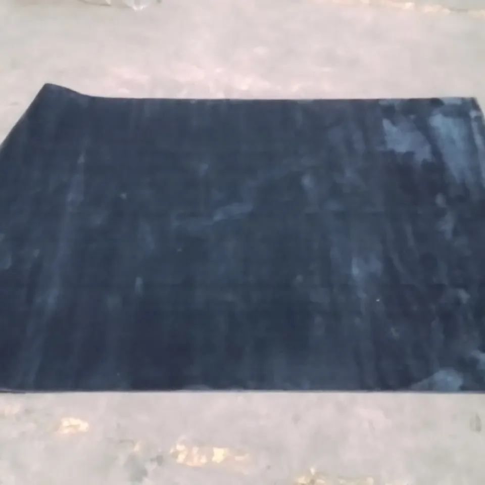 QUALITY DESIGNER AREA RUG - APPROXIMATELY 230X150CM