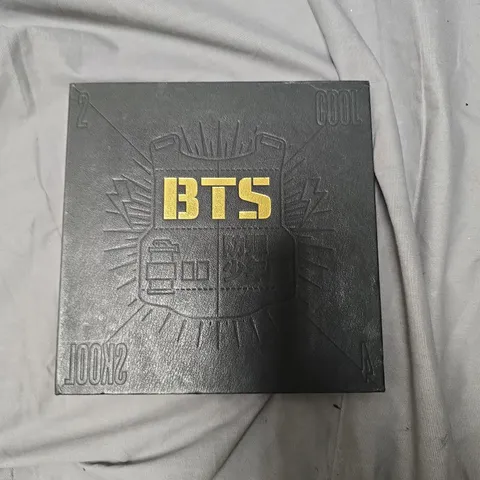 BTS – 2 COOL 4 SKOOL CD ALBUM BOX SET WITH PHOTOBOOK