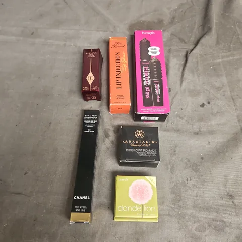 LOT OF APPROX 6 ASSORTED COSMETIC PRODUCTS TO INCLUDE - TOO FACE LIP INJECTION PLUMPING GLOSS - BENEFIT DANDELION BABY PING BLUSH - CHARLOTTE TILBURY LIPSTICK IN ICON BABY - ETC