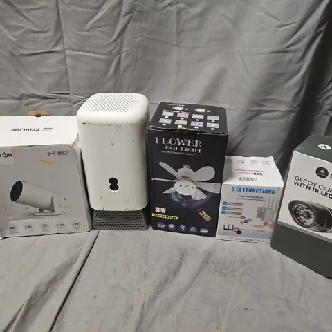 APPROXIMATELY 15 ASSORTED ELECTRICAL ITEMS TO INCLUDE PROJECTOR, FLOWER FAN LIGHT, DEFENDER DECOY CAMERA, ETC