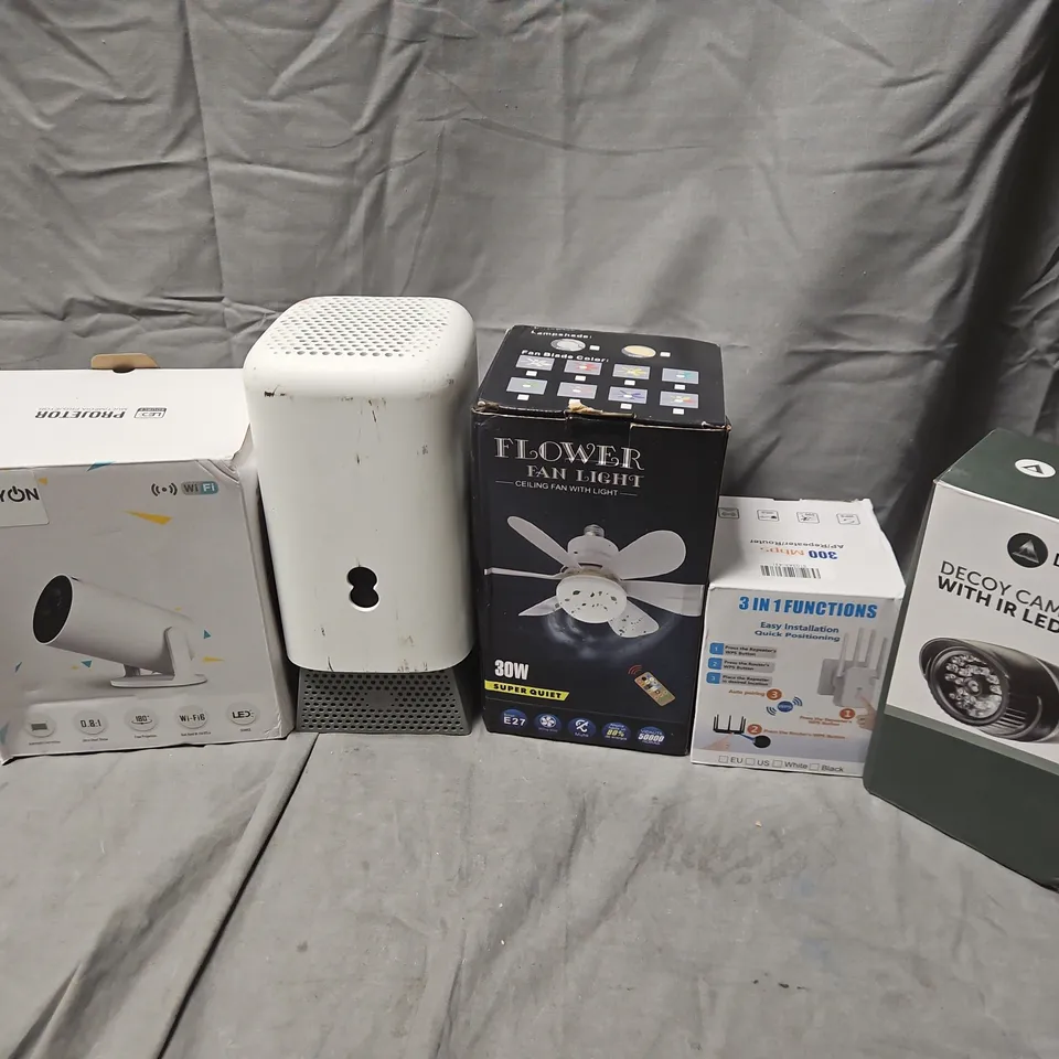 APPROXIMATELY 15 ASSORTED ELECTRICAL ITEMS TO INCLUDE PROJECTOR, FLOWER FAN LIGHT, DEFENDER DECOY CAMERA, ETC