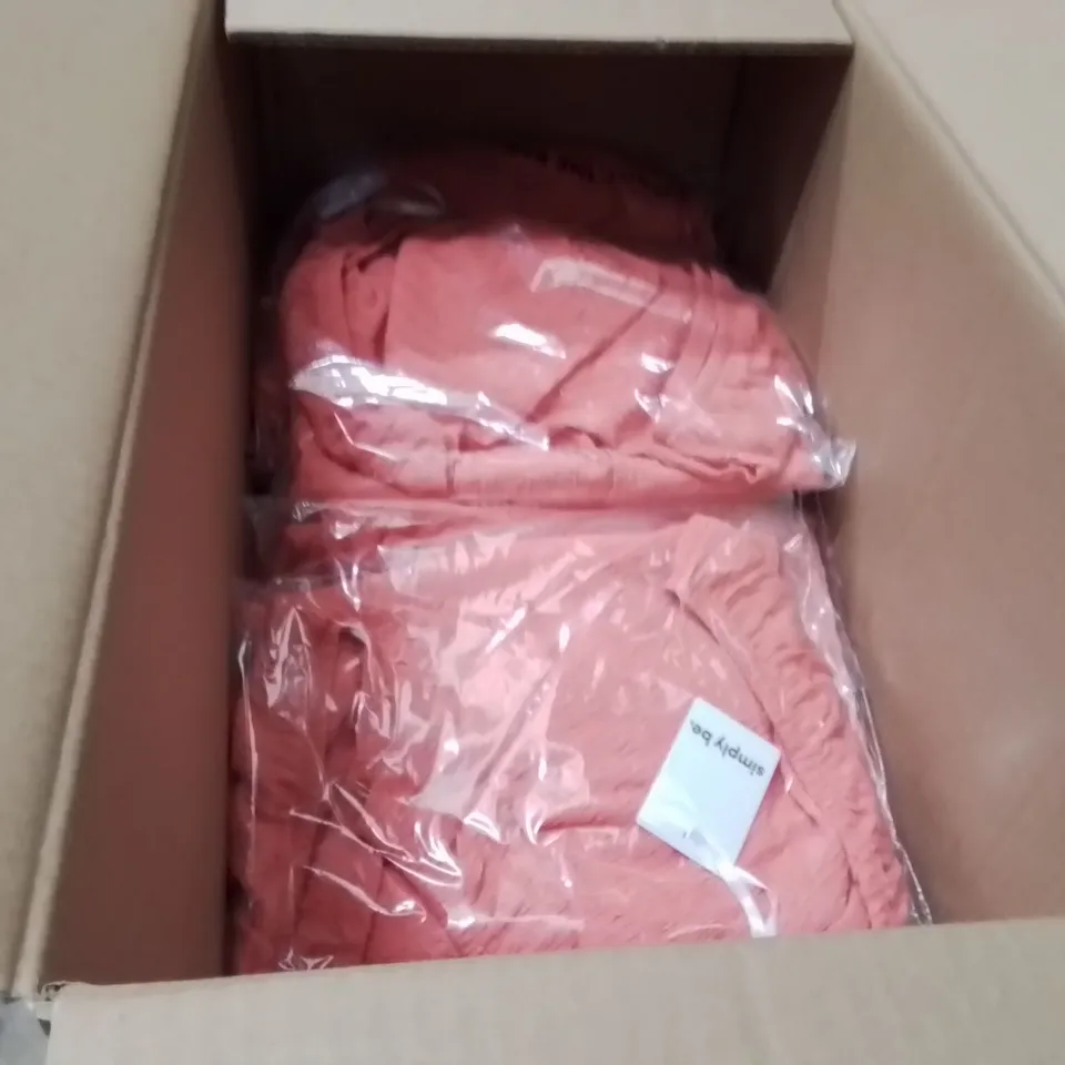 BOXED BRAND NEW APPROXIMATELY 20 SIMPLY BE TEXTURE TOP CORAL SIZE 22