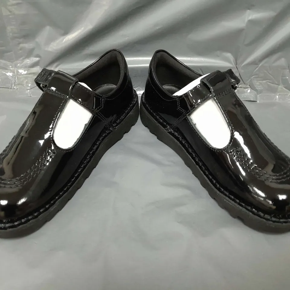 BOXED PAIR OF KICKERS SHOES IN GLOSSY BLACK EU SIZE 33
