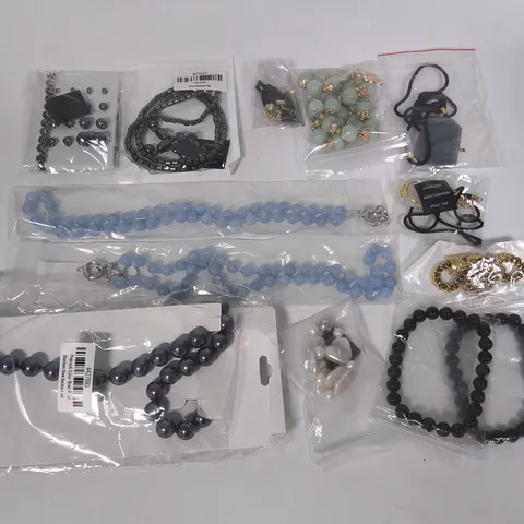 LOT OF 12 AS NEW FASHION JEWELLERY ITEMS IN VARIOUS STYLES