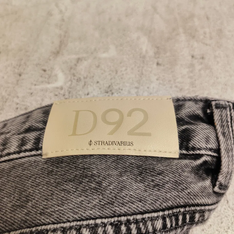 STRADIVARIUS GREY DENIM JEANS – UK 12 (US 8), D92 TAG