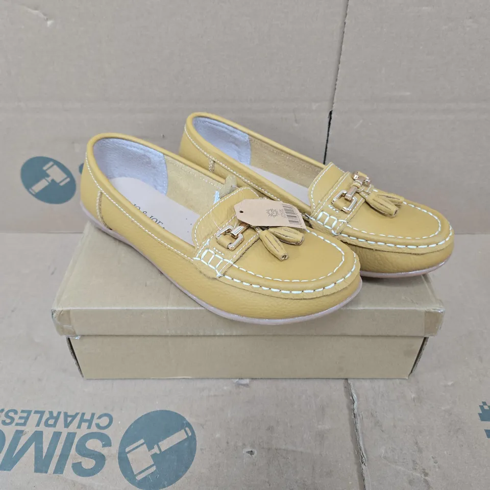 JO & JOE WOMEN'S MUSTARD NAUTICAL LOAFERS – UK 6