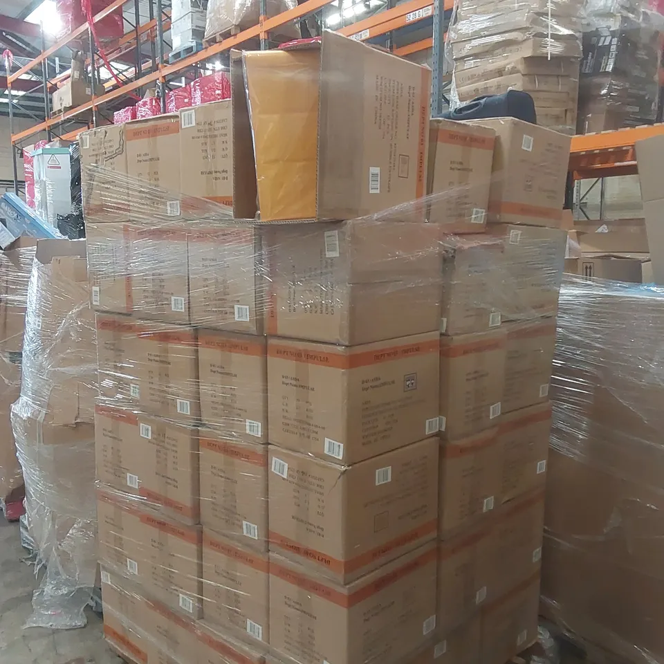 PALLET CONTAINING A VERY LARGE QUANTITY OF PADDED ENVELOPES