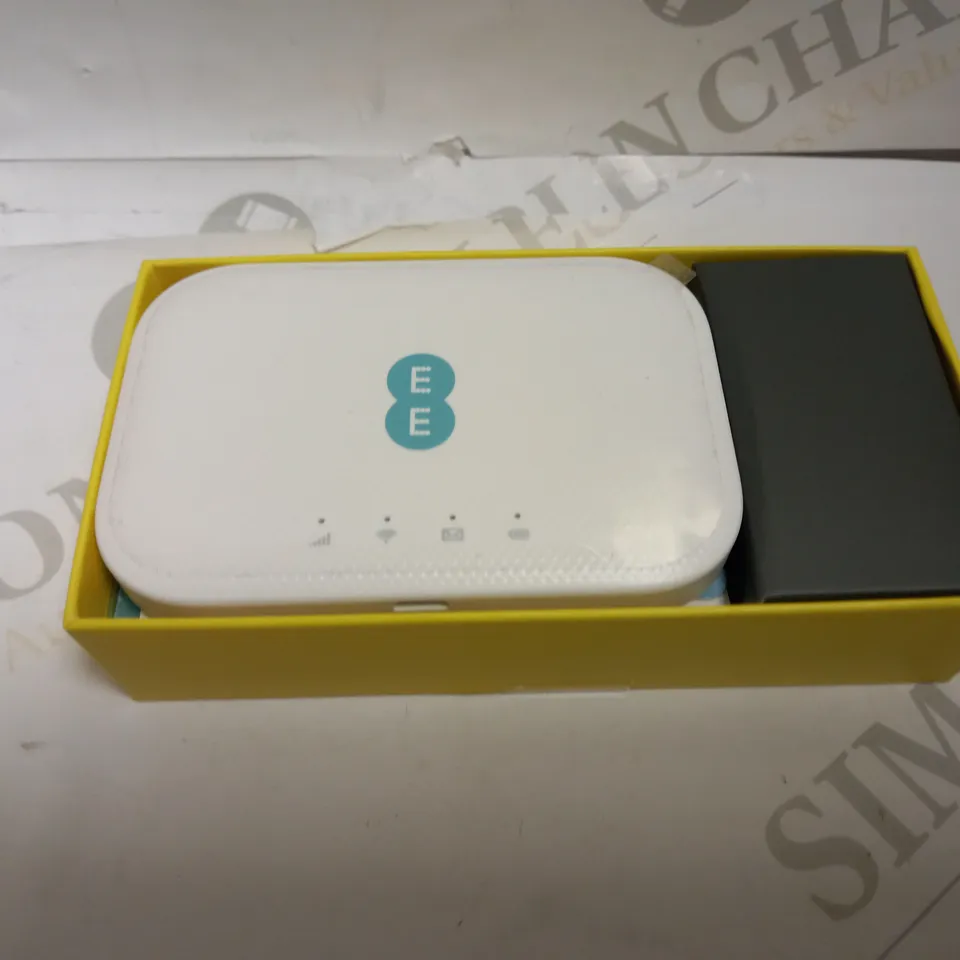 EE 4GEE WIFI MINI HUB