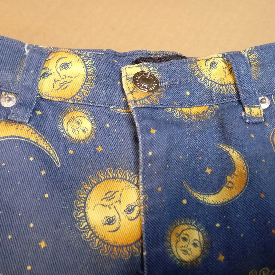 MINGA RETRO BLUE/SUN & MOON DENIM SHORTS - SIZE 6