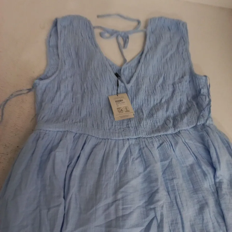 NOBODYS CHILD SLEEVELESS AUDREY MIDAXI DRESS IN LIGHT BLUE - UK 16