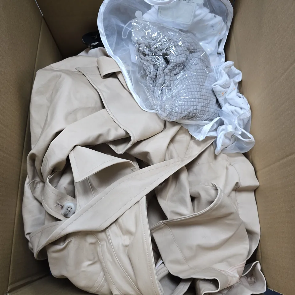 BOX OF APPROXIMATELY 30 ASSORTED CLOTHING ITEMS IN VARIOUS STYLES , COLOURS AND SIZES