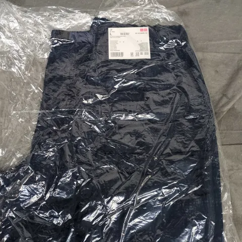 UNIQLO NYLON UTILITY GEARED SHORTS PRINT – NAVY, SIZE L (WAIST 33–36 IN)