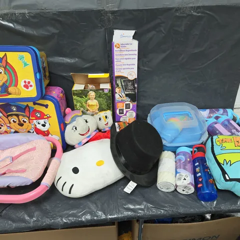 APPROXIMATELY 12 ASSORTED HOUSEGOLD GOODS TO INCLUDE PAW PATROL BOXES, HELLO KITTY PLUSH, AND CHILDRENS BOTTLES ETC.