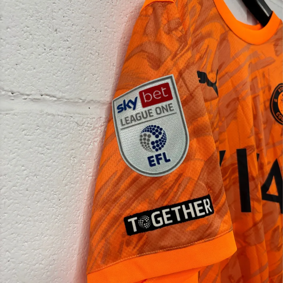STOCKPORT COUNTY F.C LEAGUE ONE MATCH WORN THIRD SHIRT IN ORANGE - UK L / CIAN O'SHEA #51