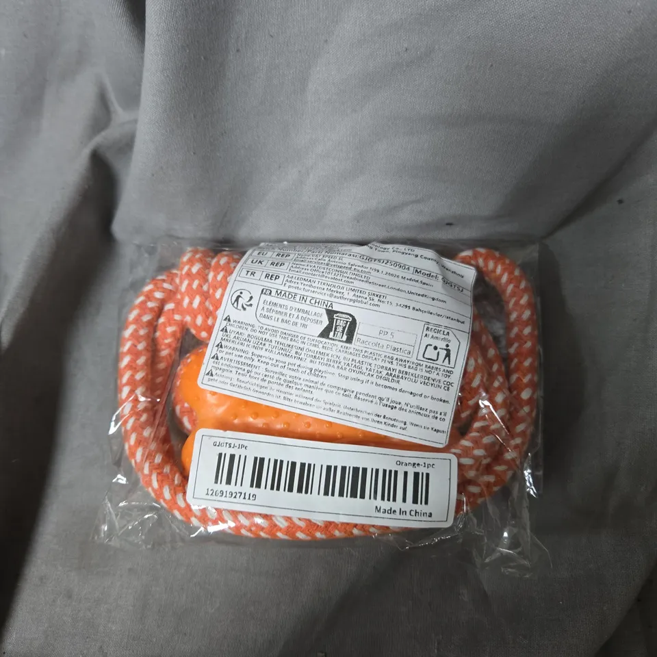 BOX OF APPROXIMATELY 15 ASSORTED ITEMS INCLUDING WATER BOTTLE FILTER , TAP FITTINGS AND DOG TOY 