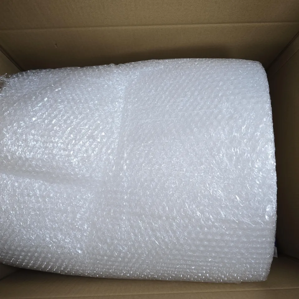 BOX OF APPROXIMATELY 10 ASSORTED ITEMS INCLUDING CLOSURE LONDON SHORTS, PRIMARK SHORTS AND SOME BUBBLE WRAP