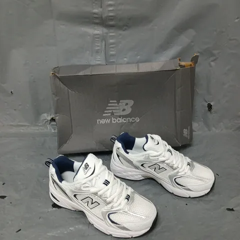 BOXED PAIR OF NEW BALANCE 530 RUNNING WHITE/NAVY UK 3.5