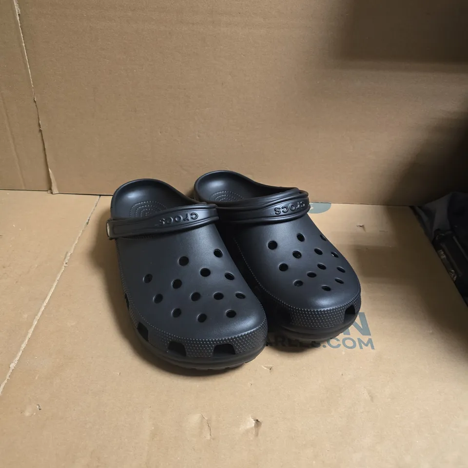CROCS CLASSIC BLACK CLOG – UK 10