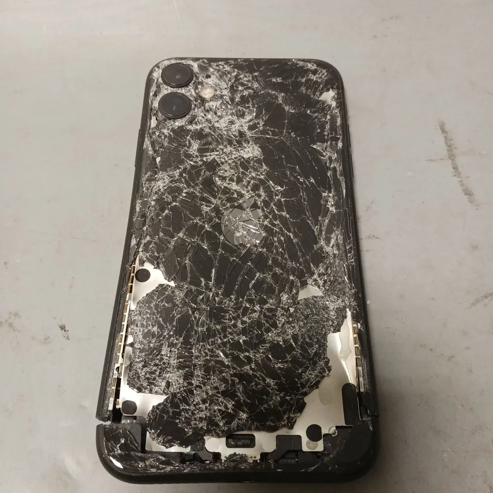 APPLE IPHONE 11 IN GREY