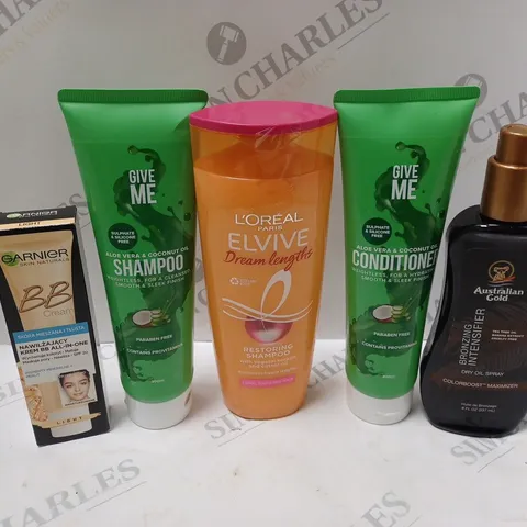 BOX OF APPROXIMATELY 40 ASSORTED COSMETIC ITEMS TO INCLUDE L'OREAL, GARNIER, AUSTRALIAN GOLD, ETC