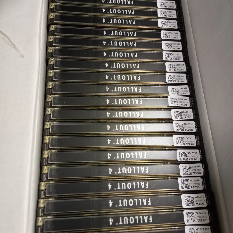 LOT OF 25 FALLOUT 4 GAME CASES 