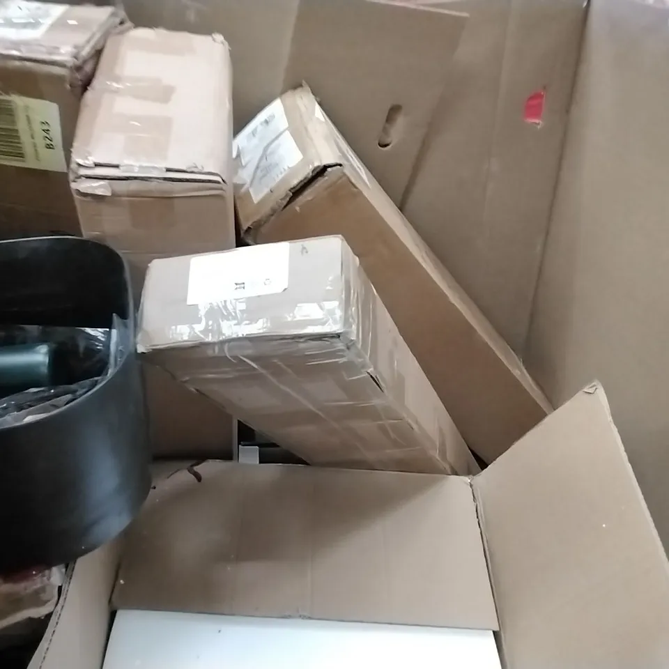 PALLET OF ASSORTED ITEMS TO INCLUDE: LYDUM END TABLE, HEATED THROW, FOLDING CHAIR, PAN SET, MAMA BEAR BABY WIPES ECT