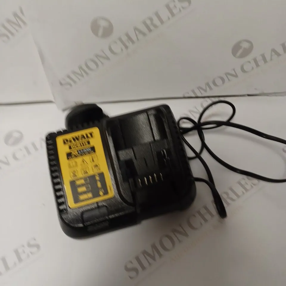 DEWALT DCB115 LI-ION BATTERY CHARGER 